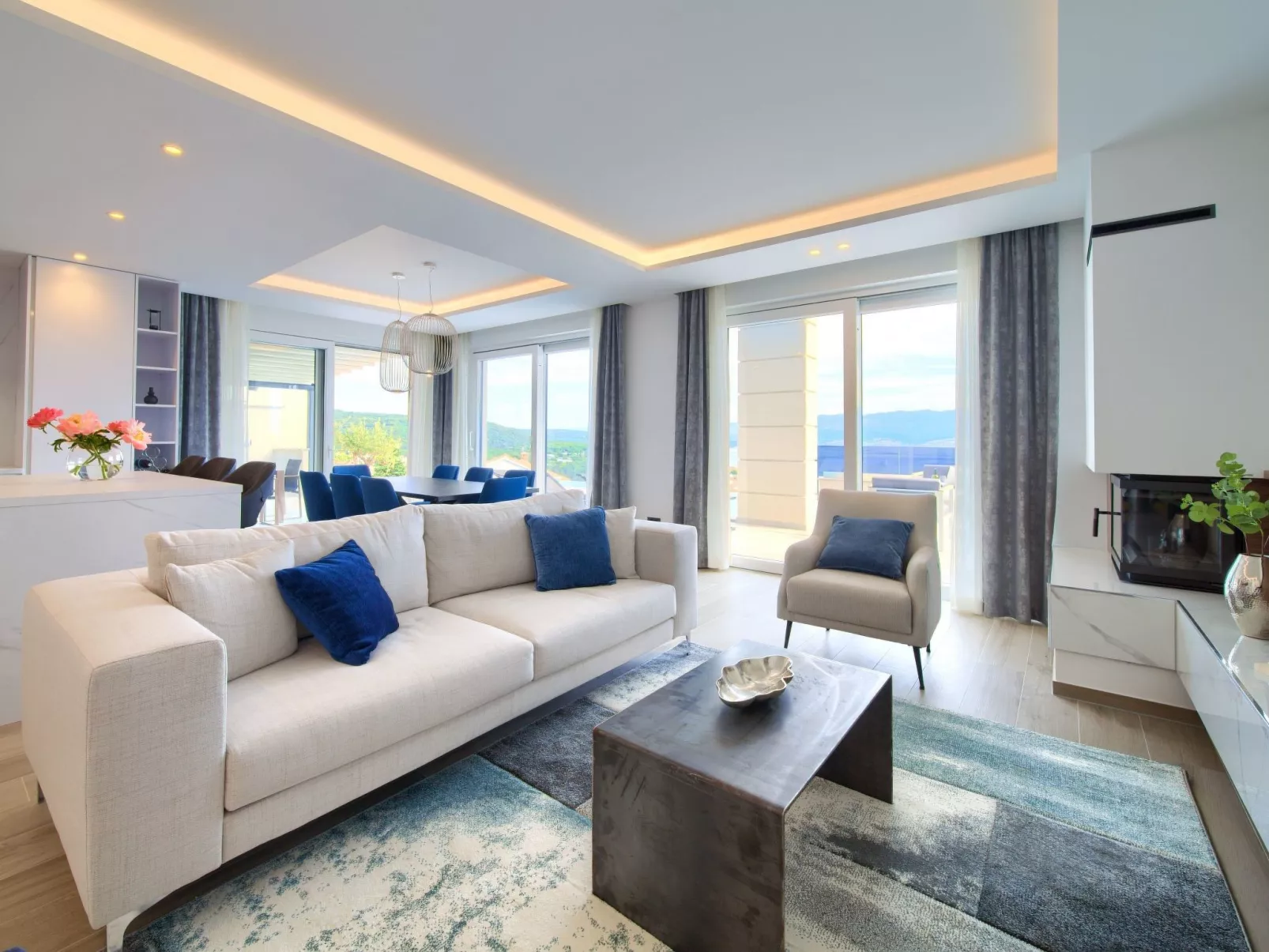 Luxuriöse Villa mit Pool und fantastischem Meerblick - Image-tags.info