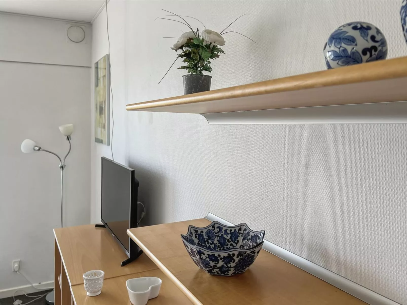 "Kirsti" - 300m from the sea - Binnen