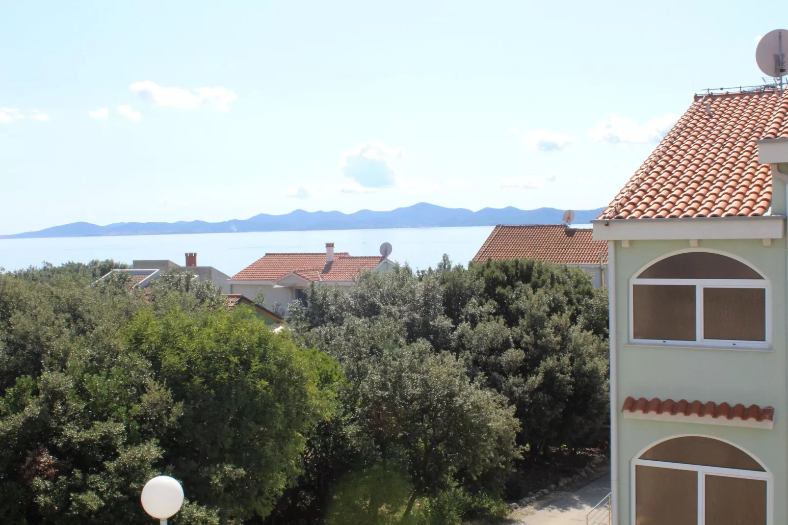 Cozy apartment in Zadar - Kozino with seaview-Uitzicht zomer