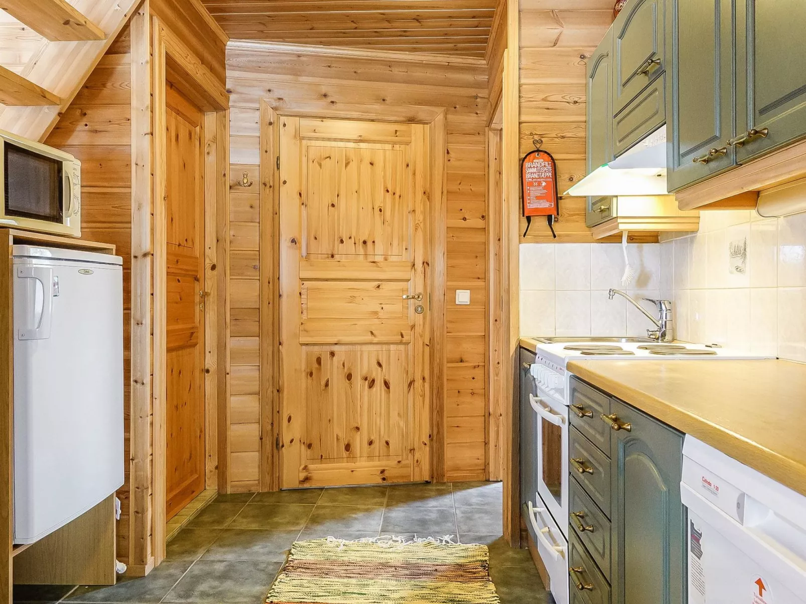 Luongasloma 2 - Binnen