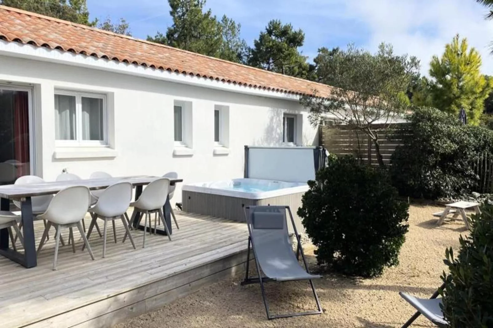 Villa Russie - Domaine Le Sherwood-Buitenkant zomer