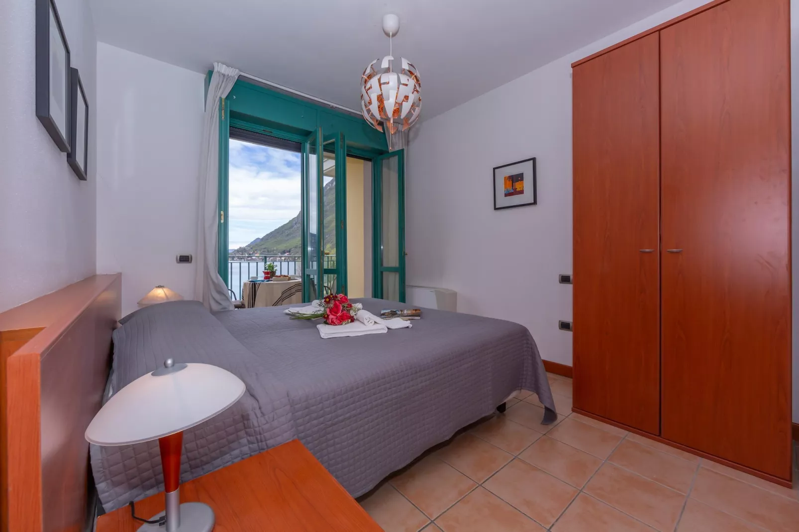 RESIDENCE PORTO LETIZIA - PALACE-2ROOM APT 6 PAX LAKE VIEW 8209 - P2LP6 - Slaapkamer