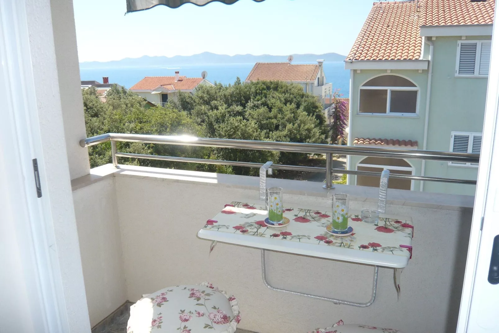 Cozy apartment in Zadar - Kozino with seaview-Terrasbalkon