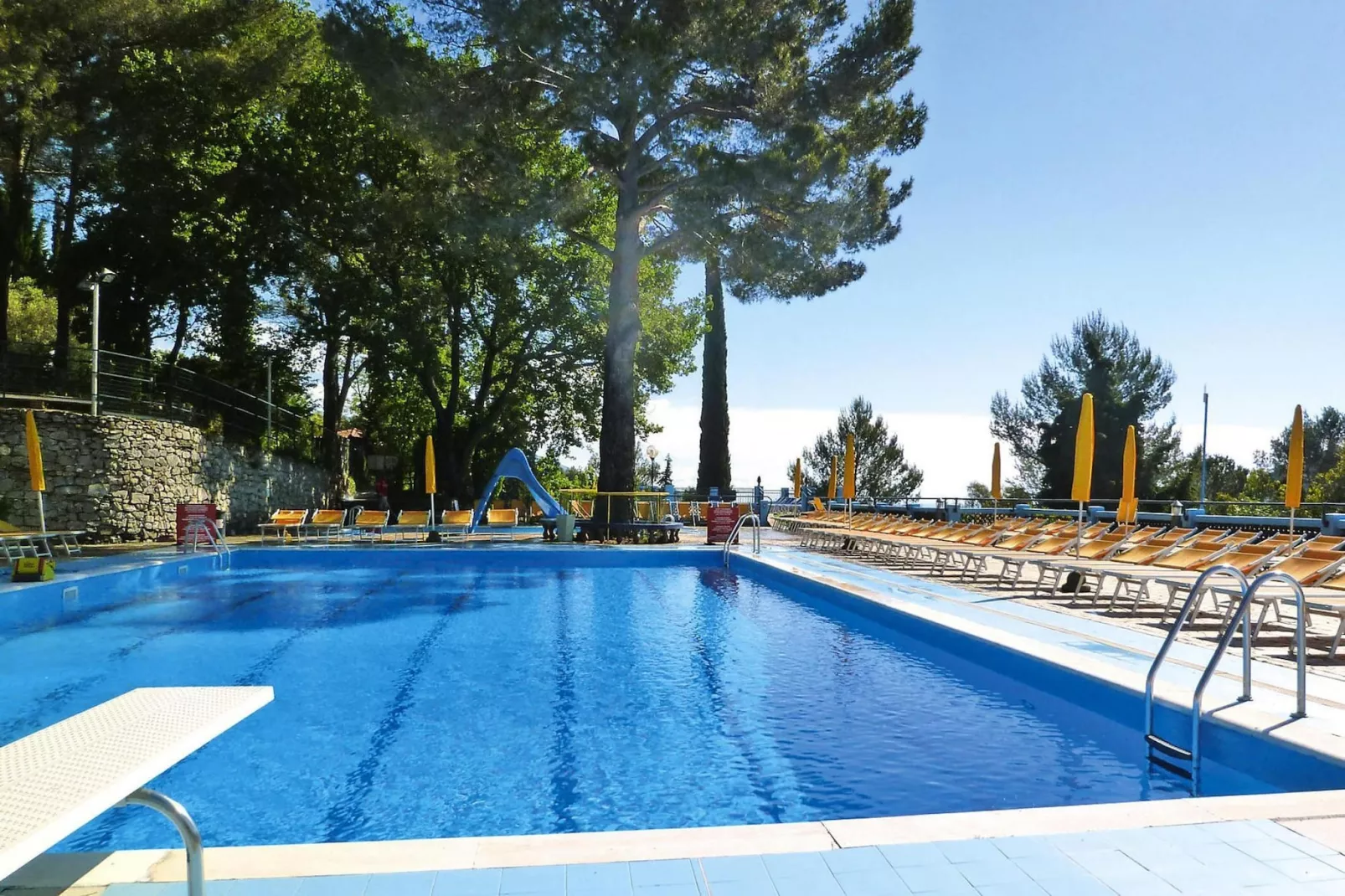 Ferienresort C'era Una Volta Villanova d'Albengo - Type B2 mit Veranda 20 qm - Zwembad