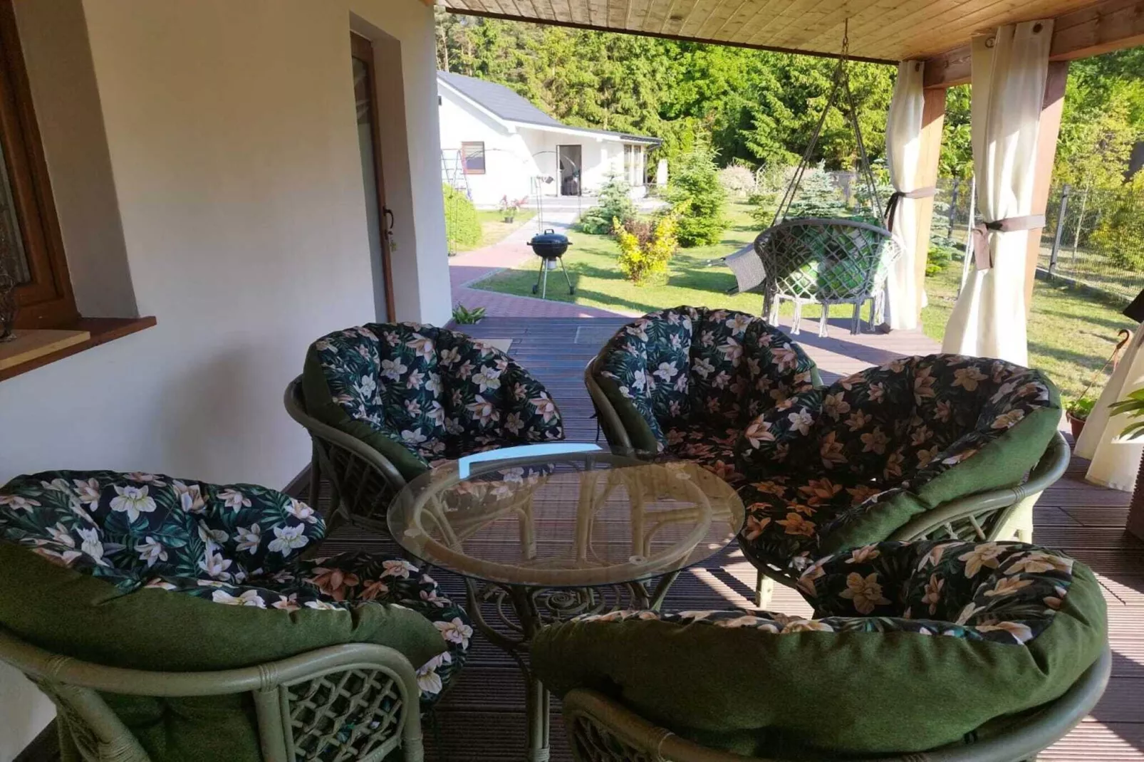 HolidayHouse with the big tarasse&garden in Kolczewo LIT-Terrasbalkon