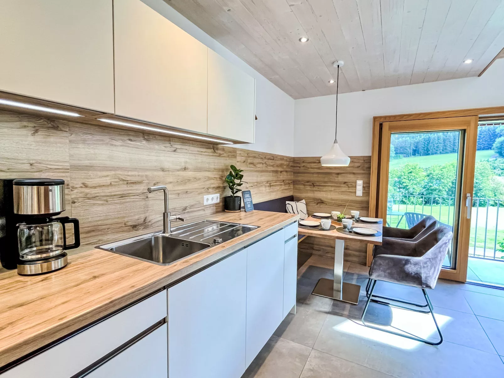 Kinast (HFT202) - Binnen