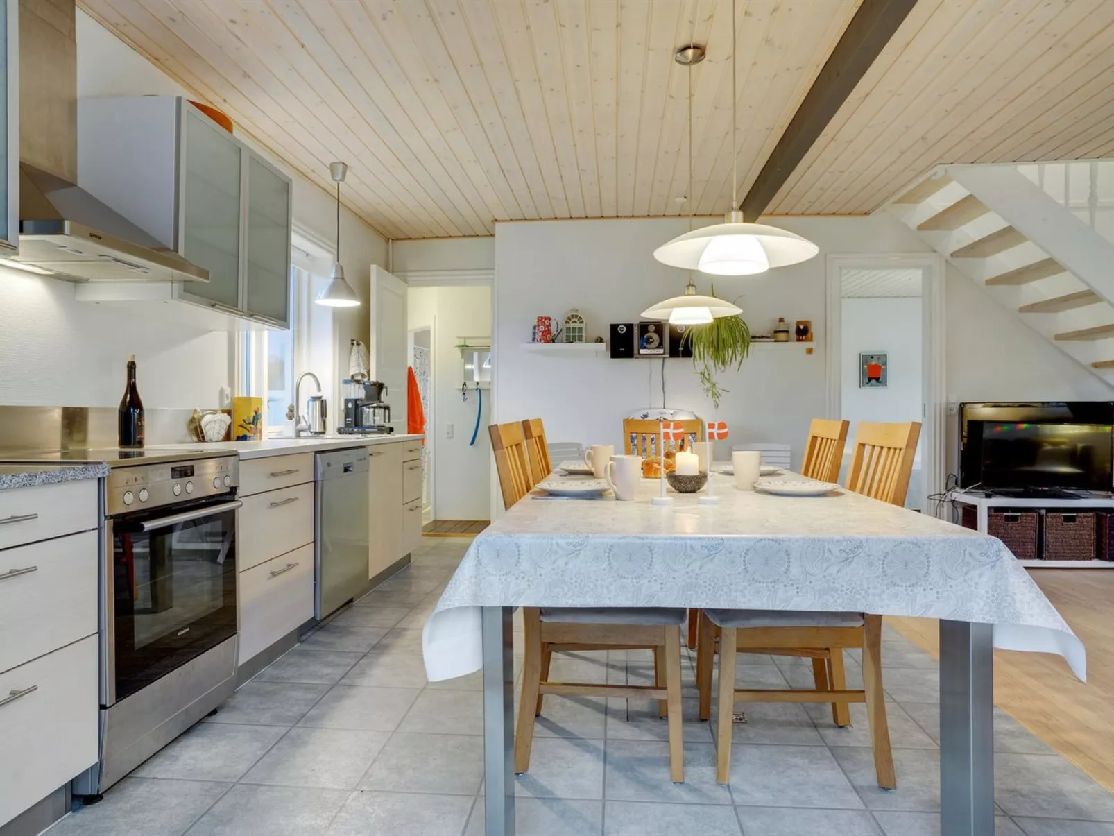 "Aagot" - 850m from the sea - Binnen