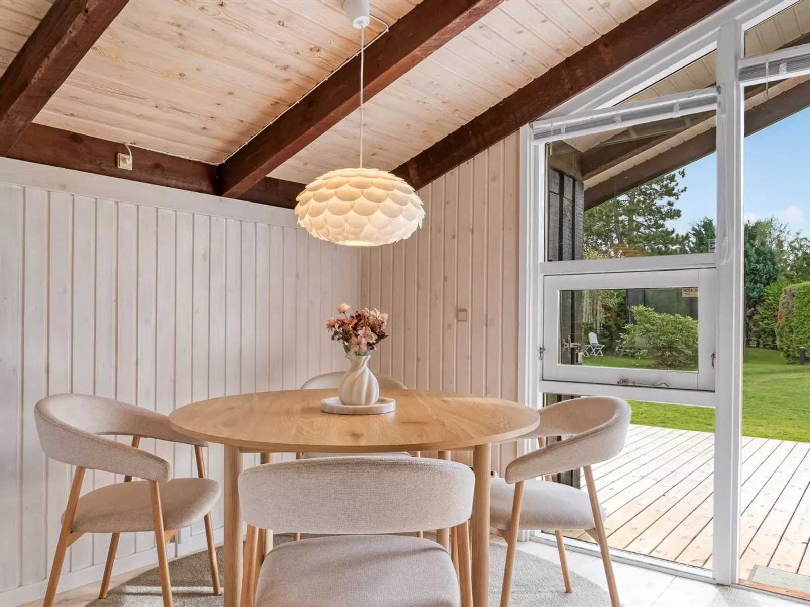 "Ingimar" - 2.2km from the sea-Binnen