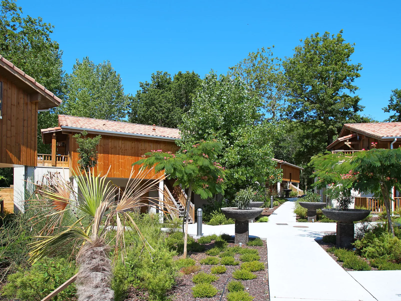 Les Rives du Lac-Buiten