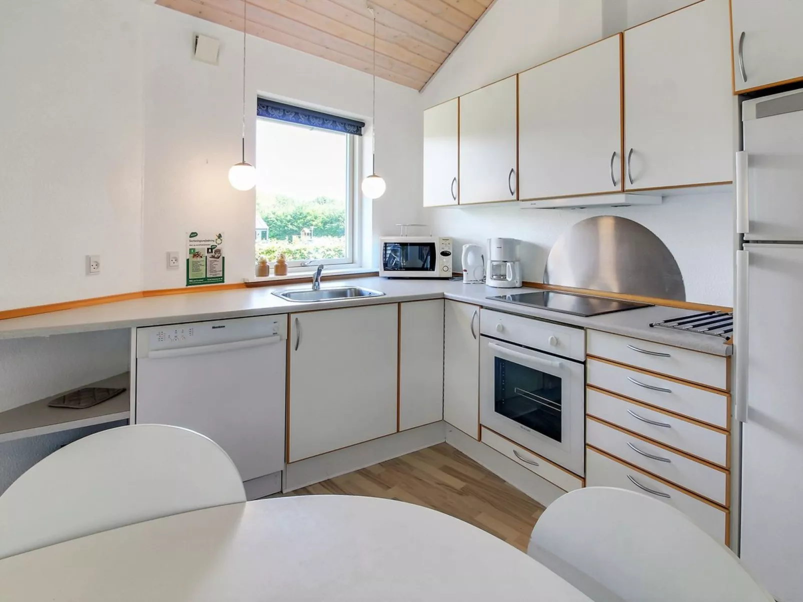 "Jani" - 25km from the sea - Binnen