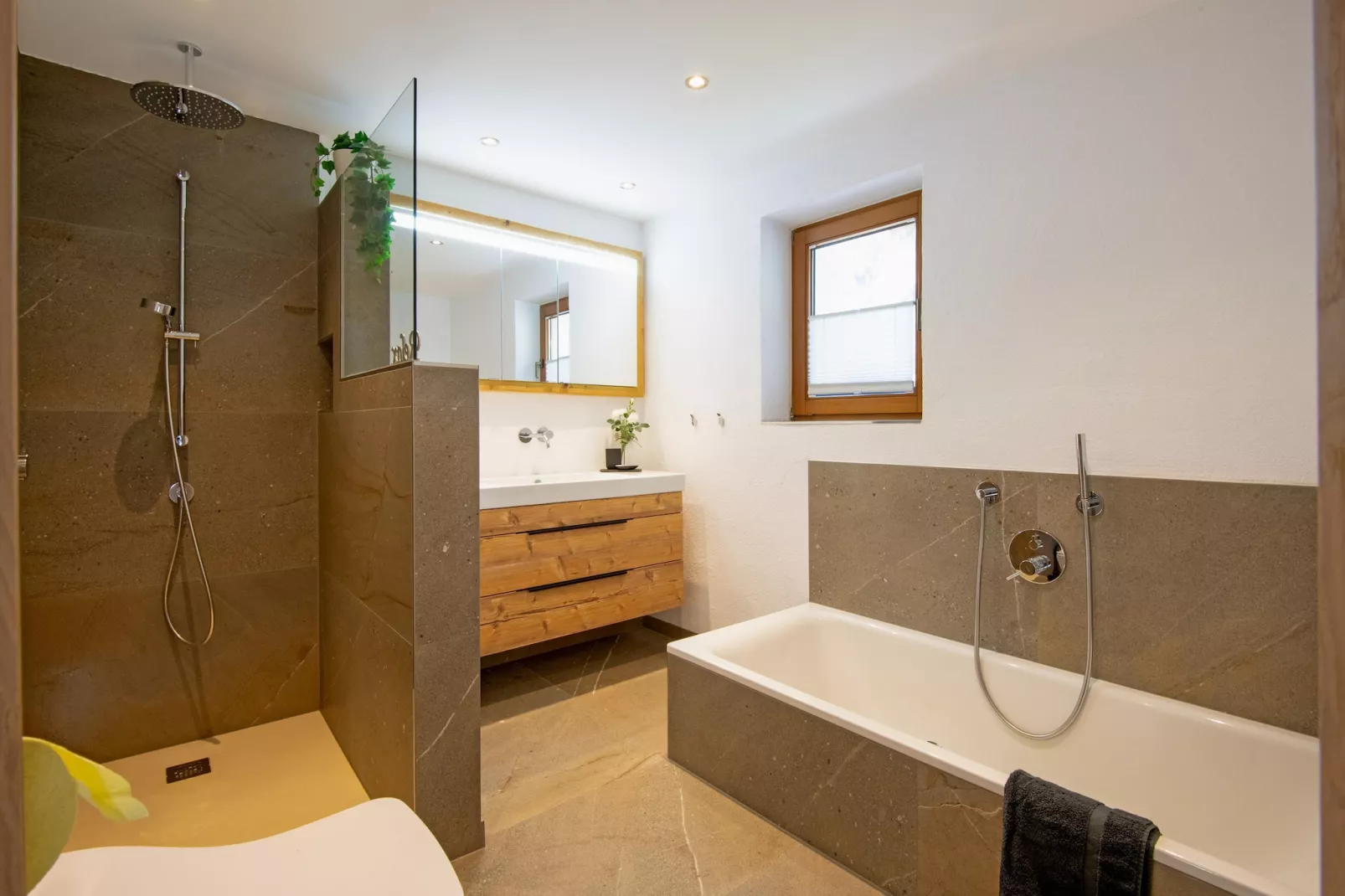 Exklusive Ferienwohnung mit Whirlpool - Badkamer