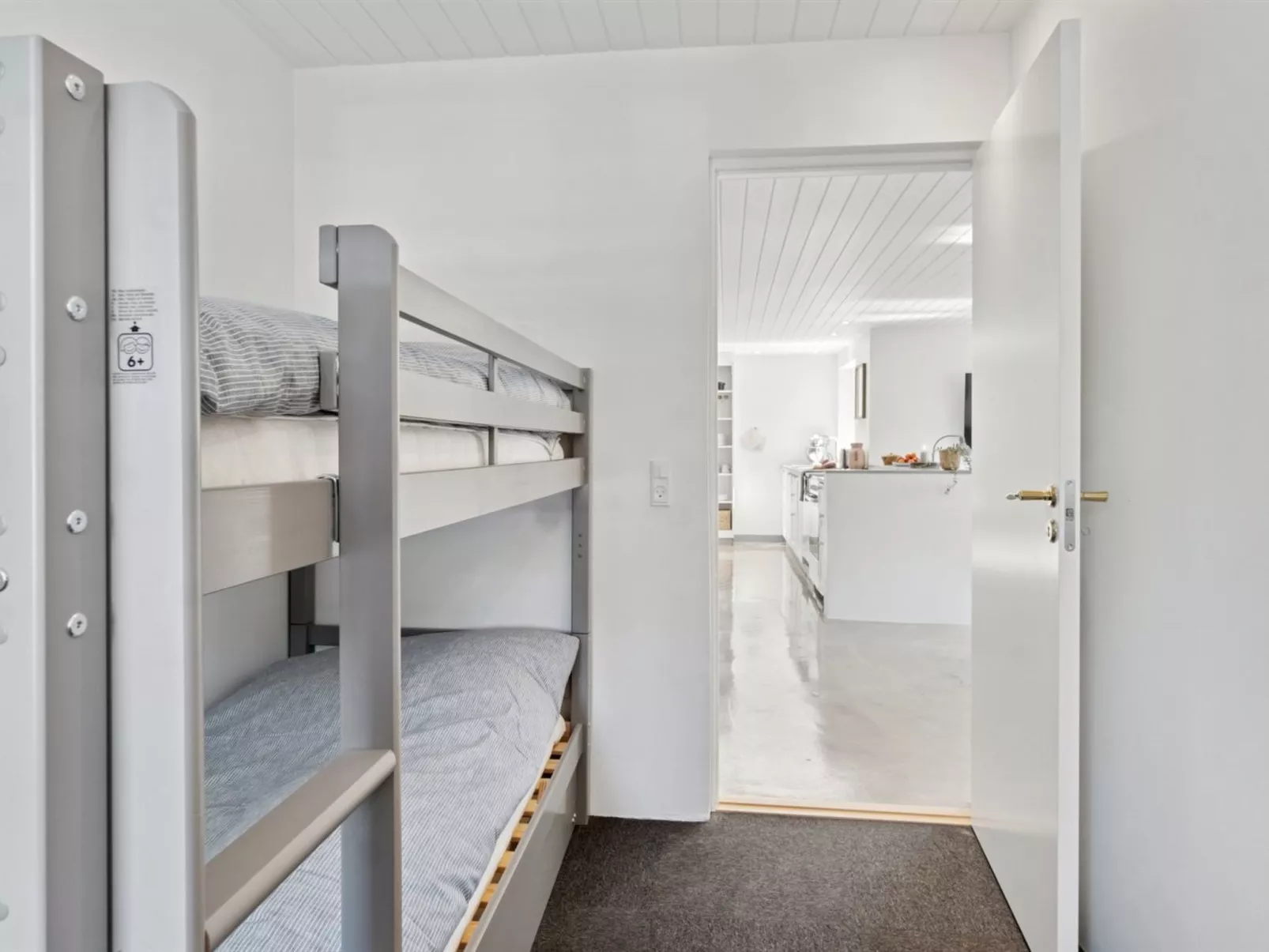 "Thrym" - 2.5km from the sea - Binnen