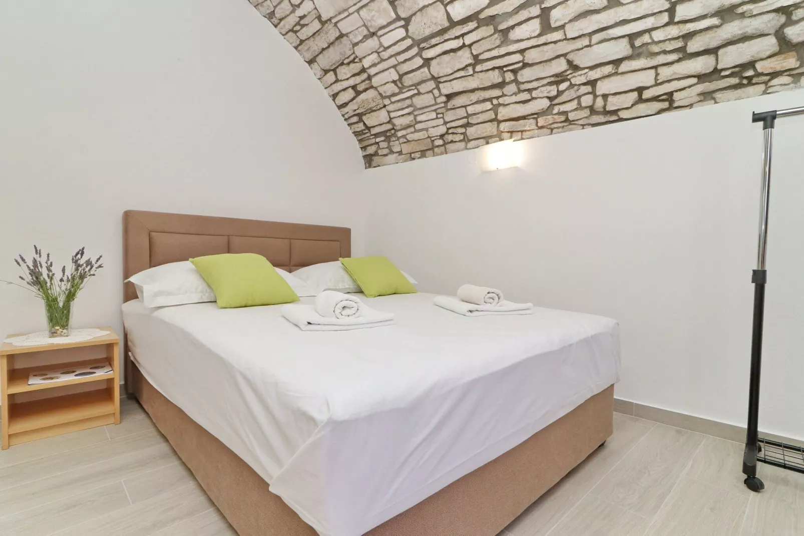 Studio Joković - Studio Apartment with Terrace and City View - Binnen