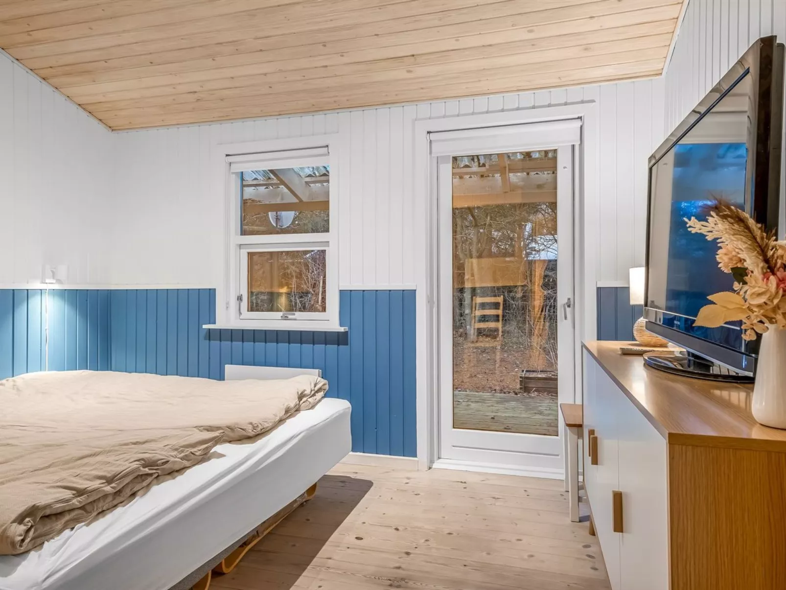 "Felicia" -  from the sea - Binnen