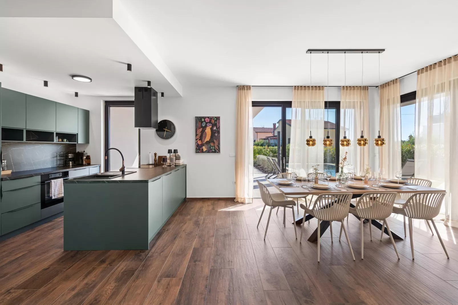 Villa Ava Rossa-Eetkamer