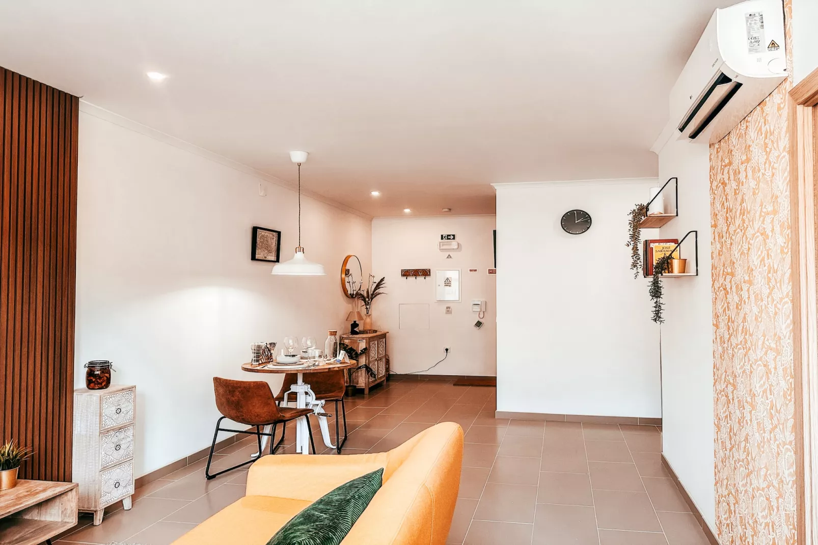 Cosy Apartment Queluz By Gt House-Eetkamer