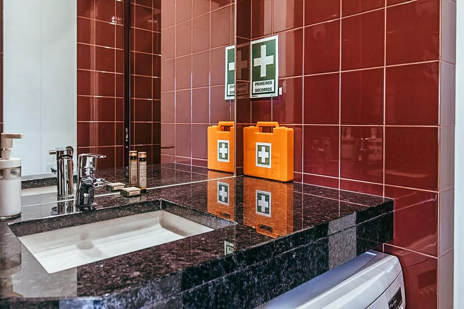 Trendy Apartment River View By Gthouse - Badkamer