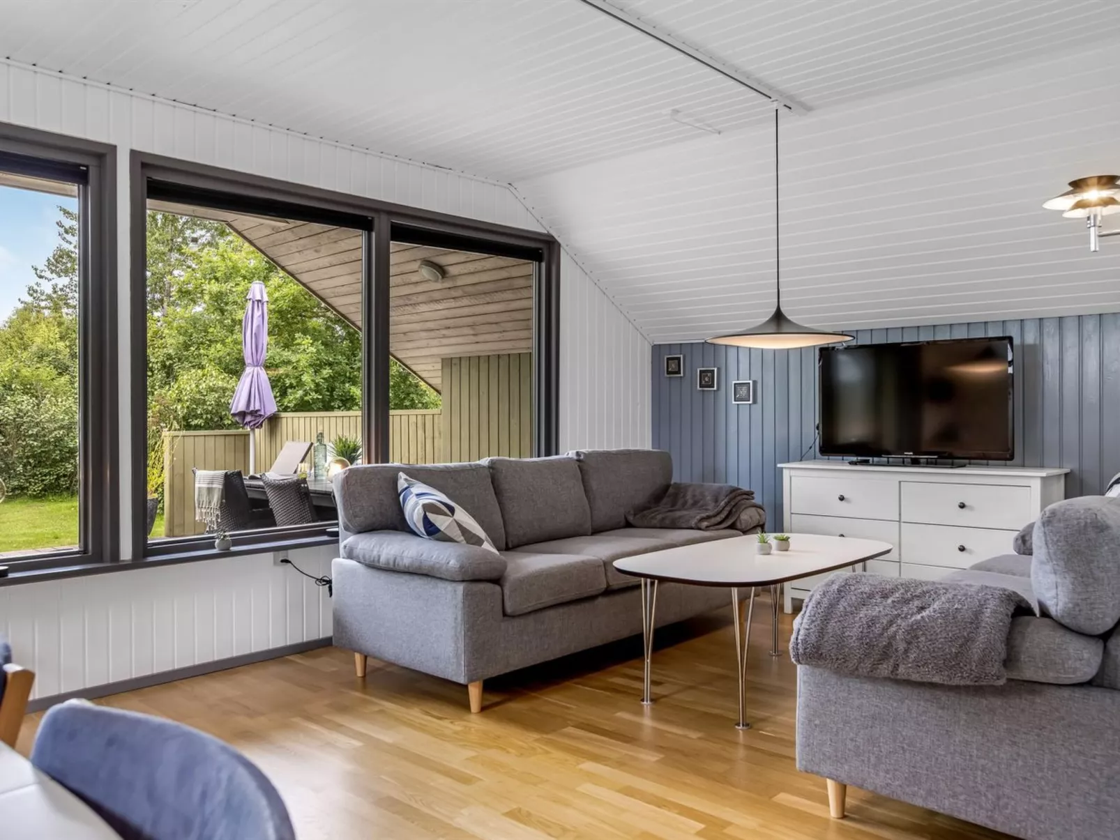 "Emiljan" -  from the sea-Binnen