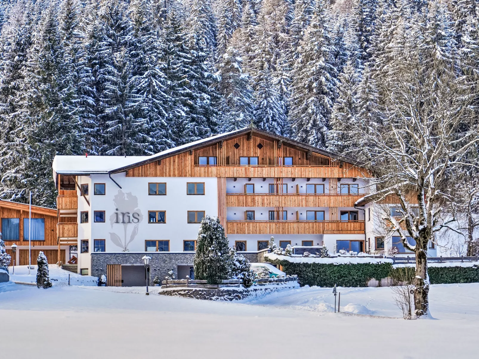 Aparthotel Iris-Buiten