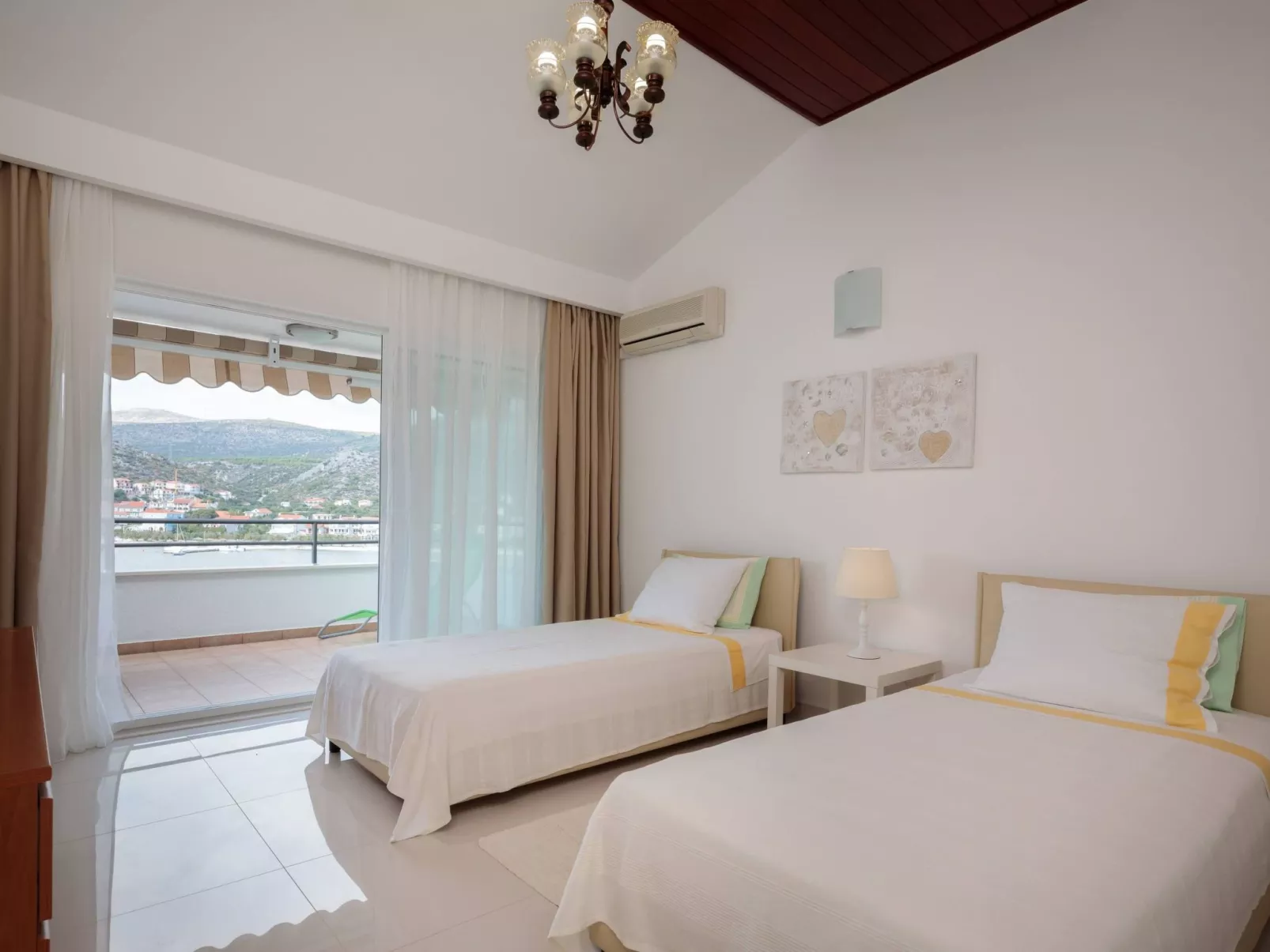 "Villa Silvio" mit Blick auf das Wasser-Binnen