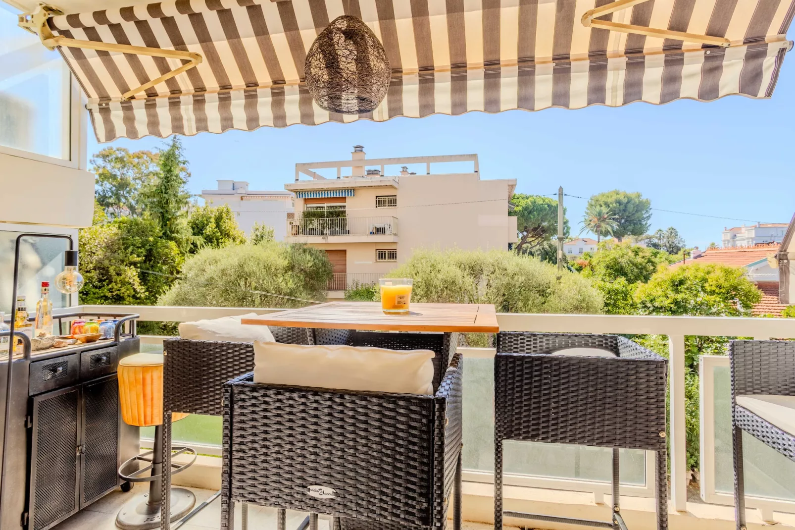 MB-2-PINS-M-Niet-getagd