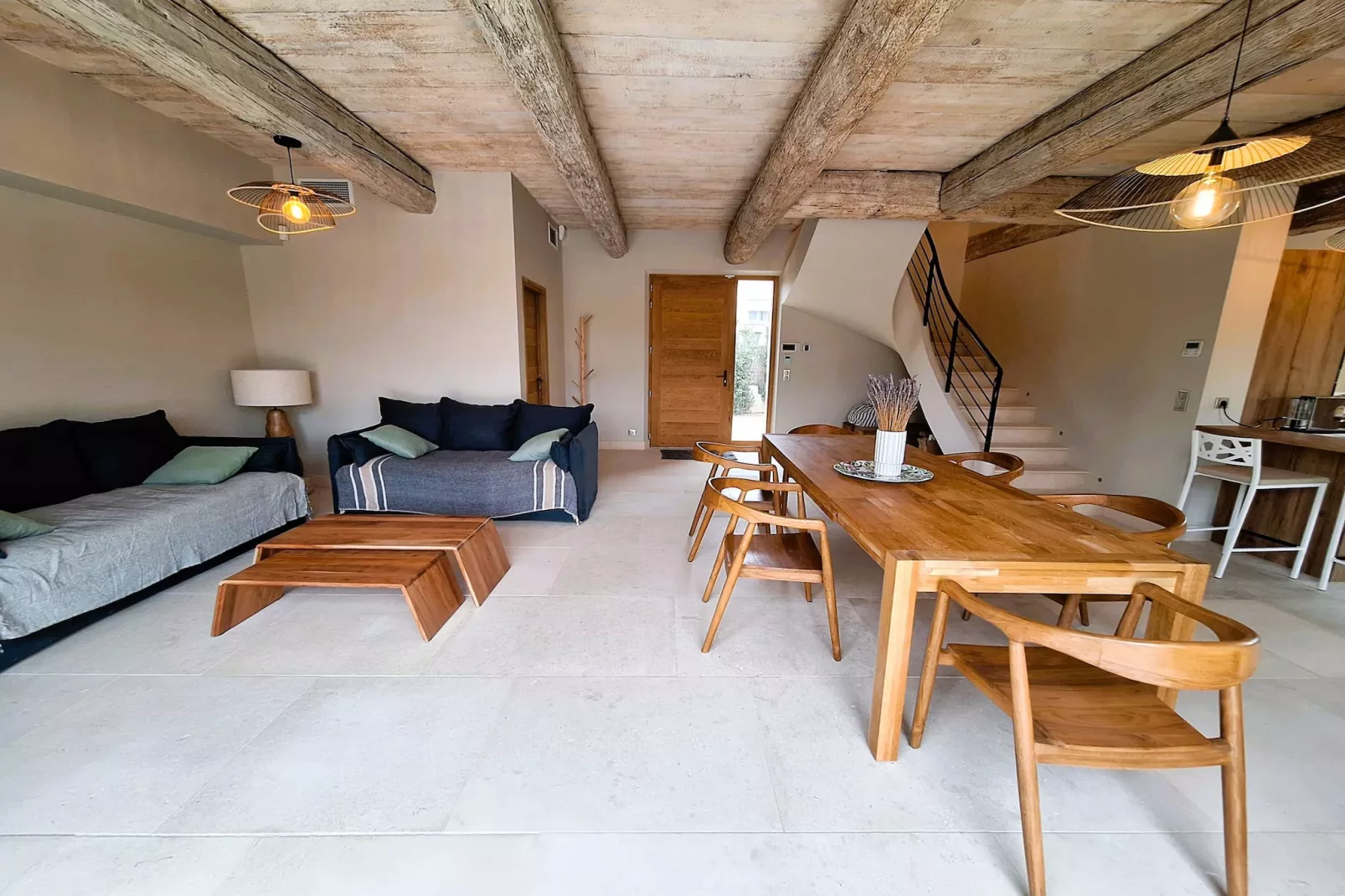 Le Mas Sorella – Votre Évasion Provençale au Cœur des Alpilles-Woonkamer