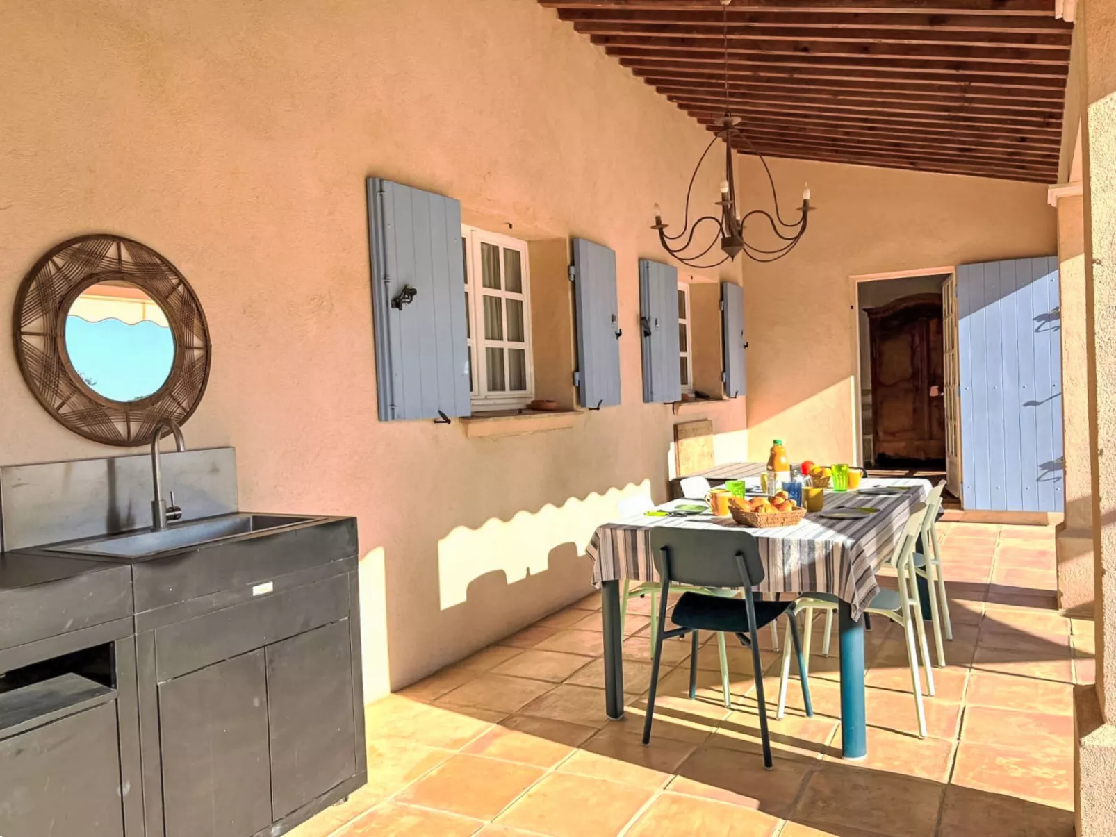 Le Grand Pin - Buiten