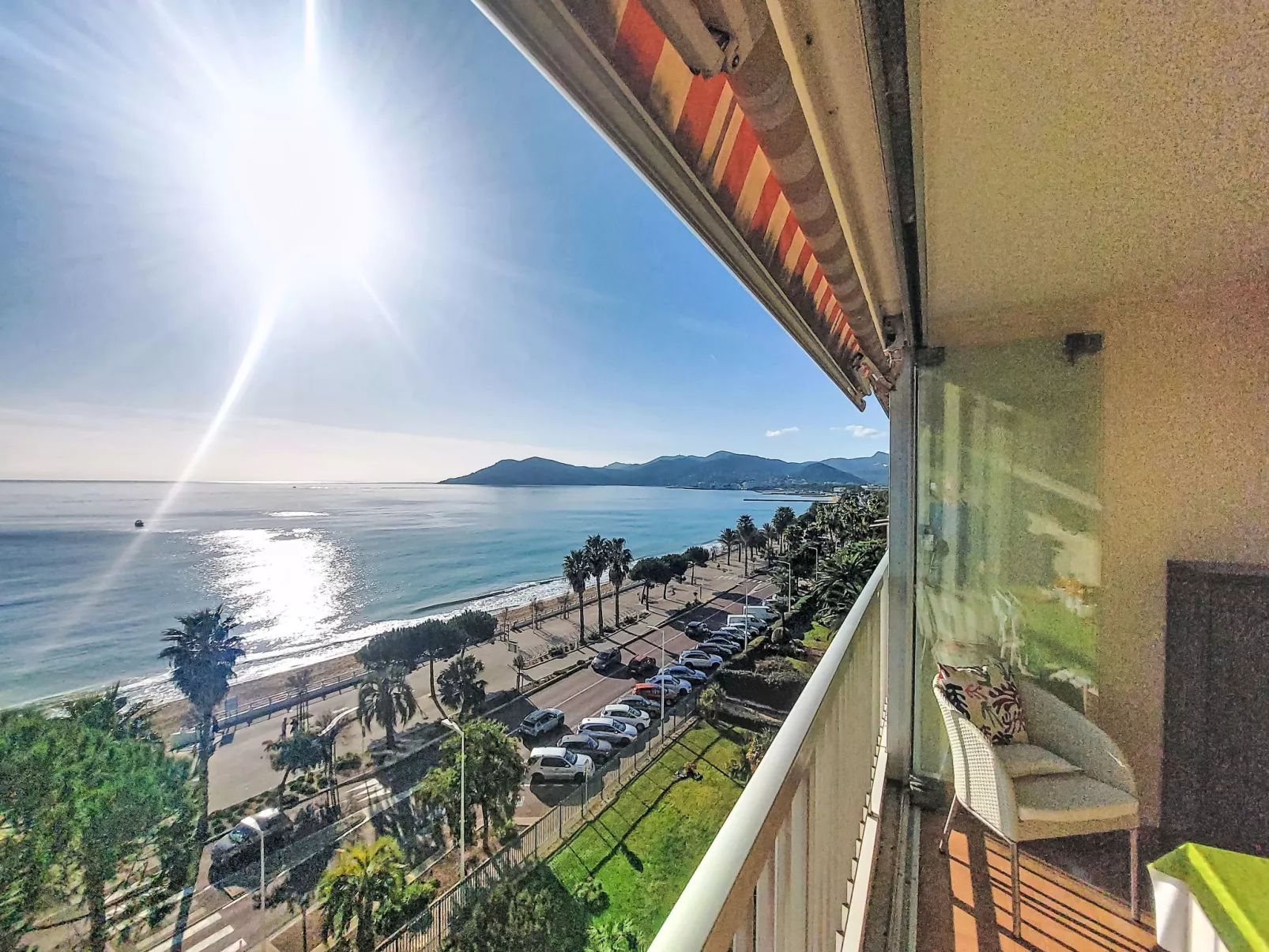 Cannes Midi - Buiten