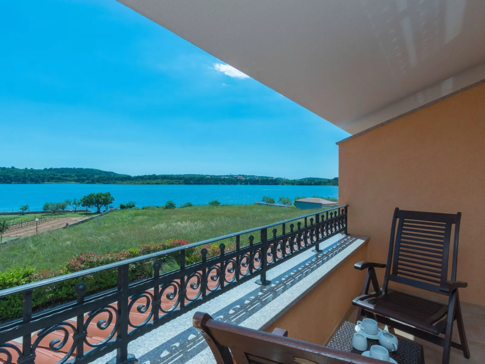 In Pomer mit privatem beheizten Pool und Meerblick - Image-tags.info