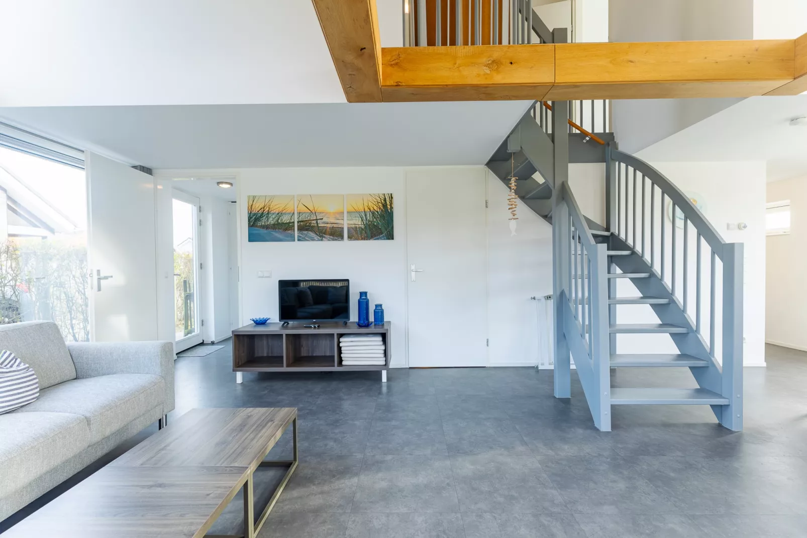 Zonnedorp 19 Modern holiday home Renesse | Beach within walking distance - Overloop