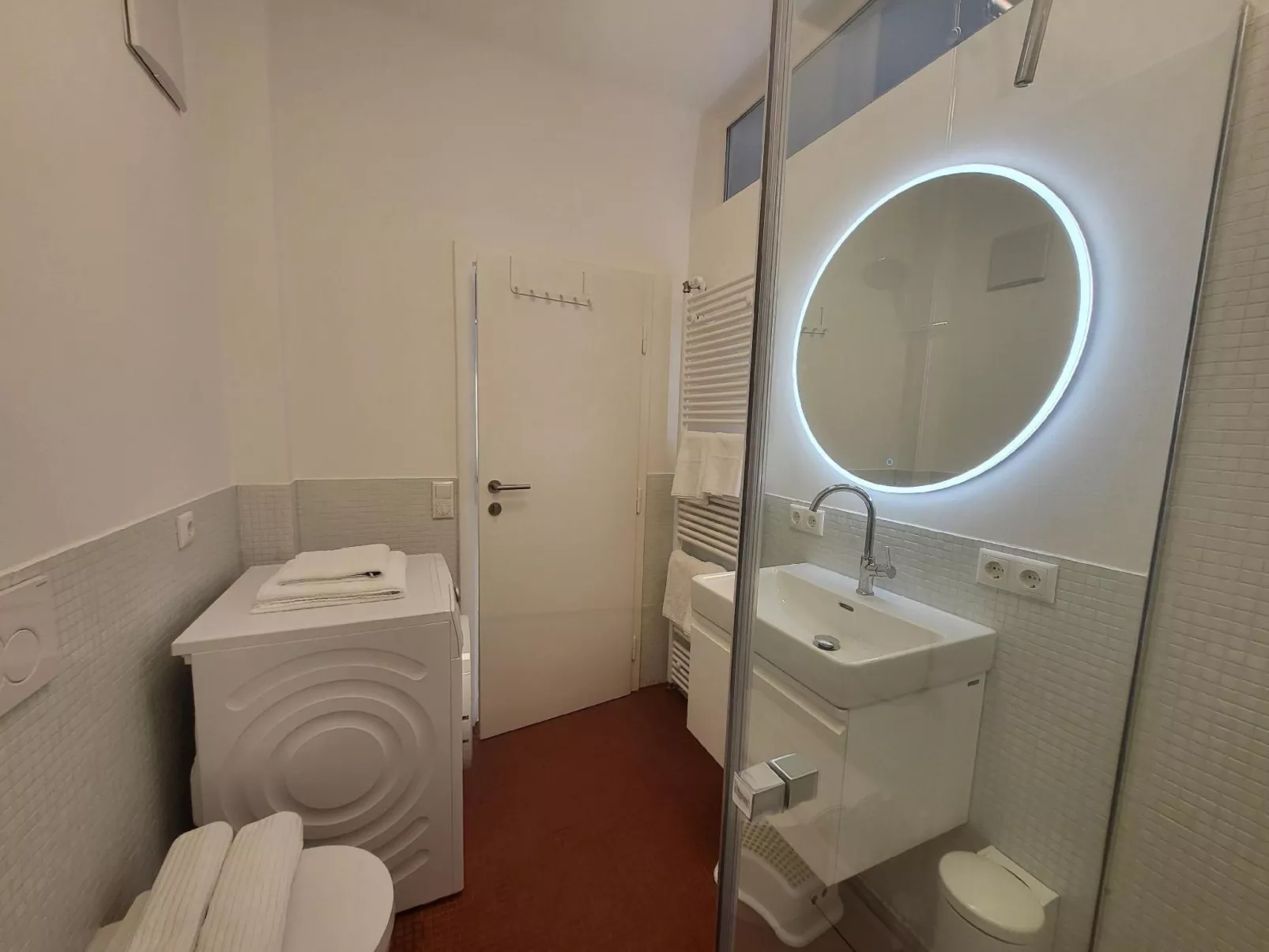 Orange Flat neben K-F-Universität, neu und gemütlich, mit Parkplatz - Image-tags.info