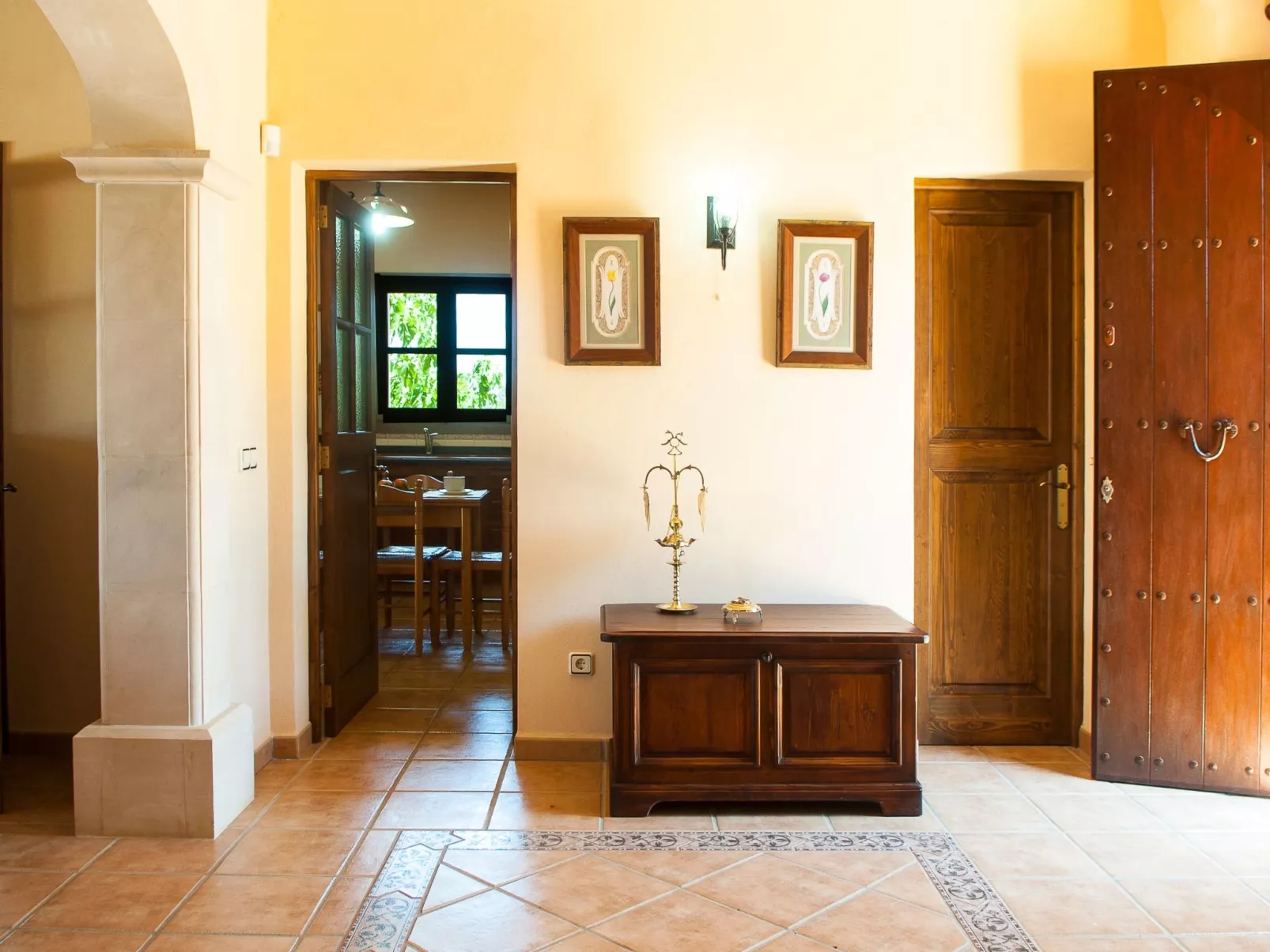 Ullastre - Binnen