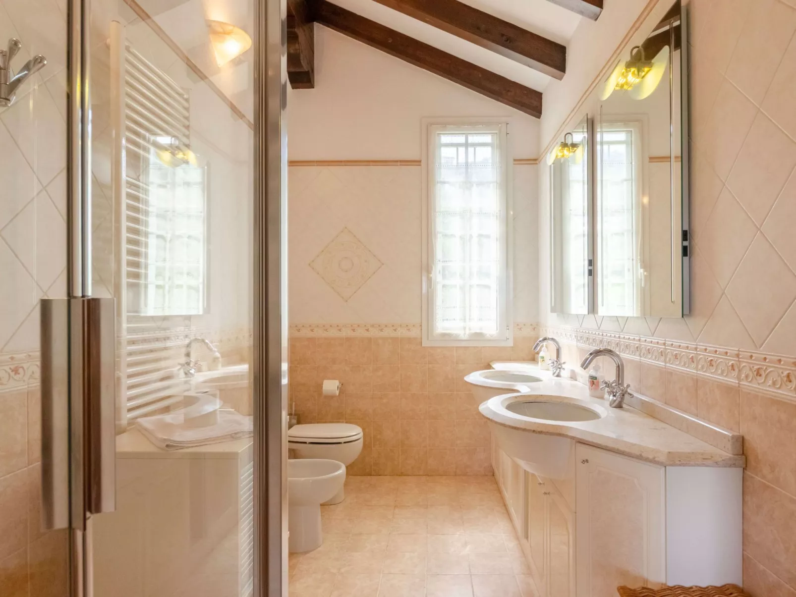 Ca du Pescou Charmantes Dachgeschoss in San Massimo - Image-tags.info