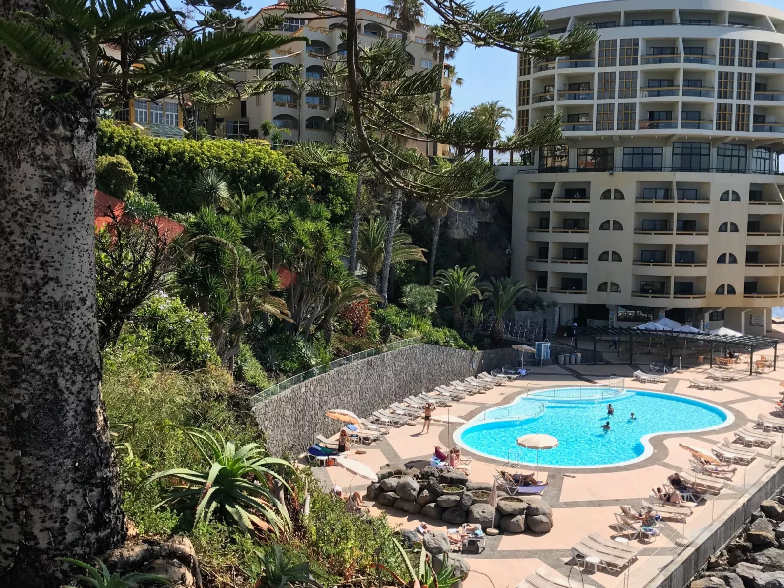 Mit Blick auf das Wasser - Image-tags.info