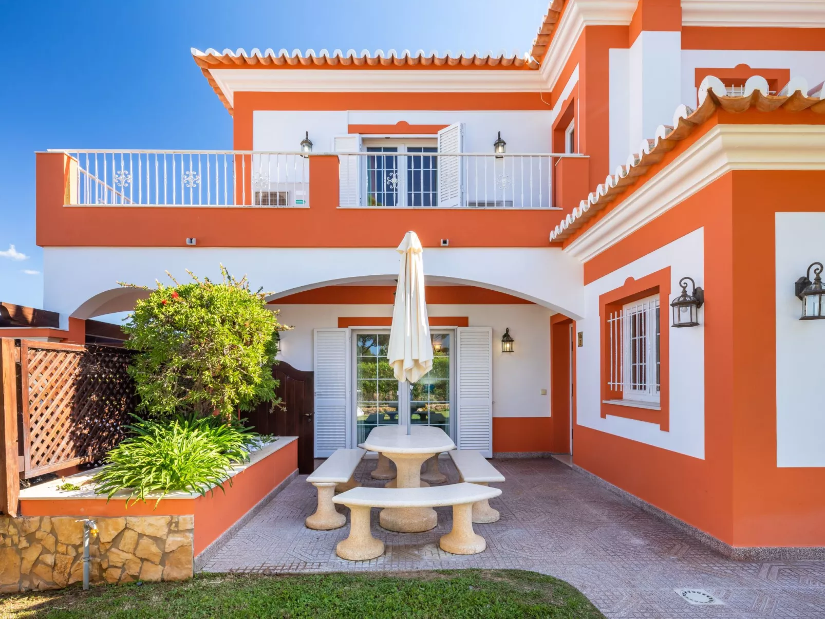 4-Schlafzimmer-Villa R2, Garten, Pool, Strand - Image-tags.info