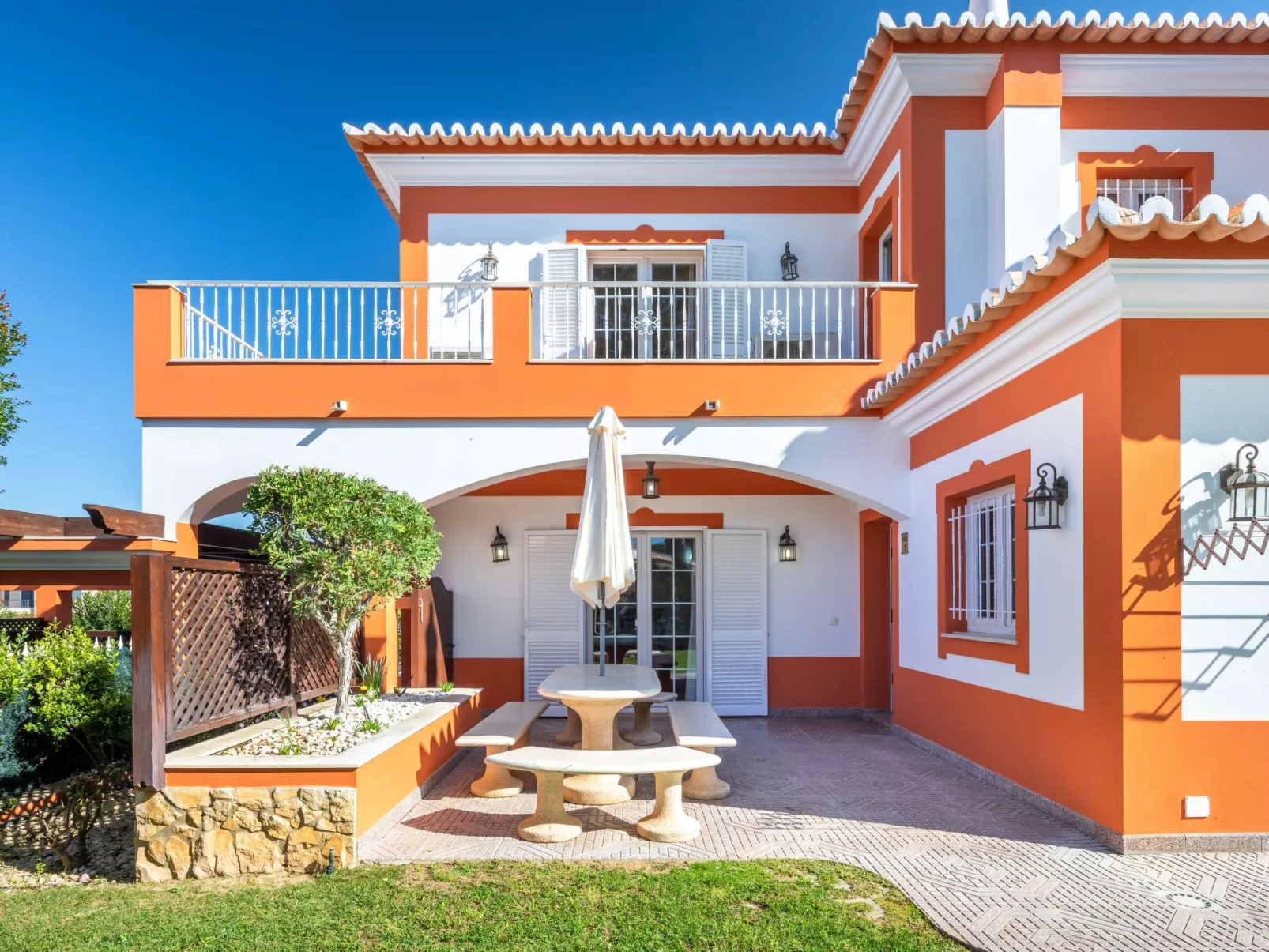 4-Schlafzimmer-Villa, Garten, Pool, Strand - Image-tags.info