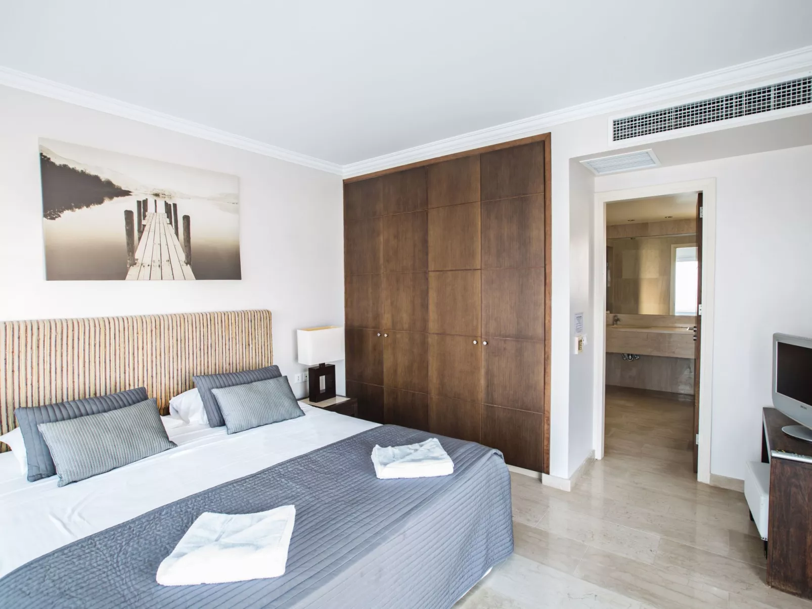 Geräumige Ferienvilla mit atemberaubendem Ausblick - Image-tags.info