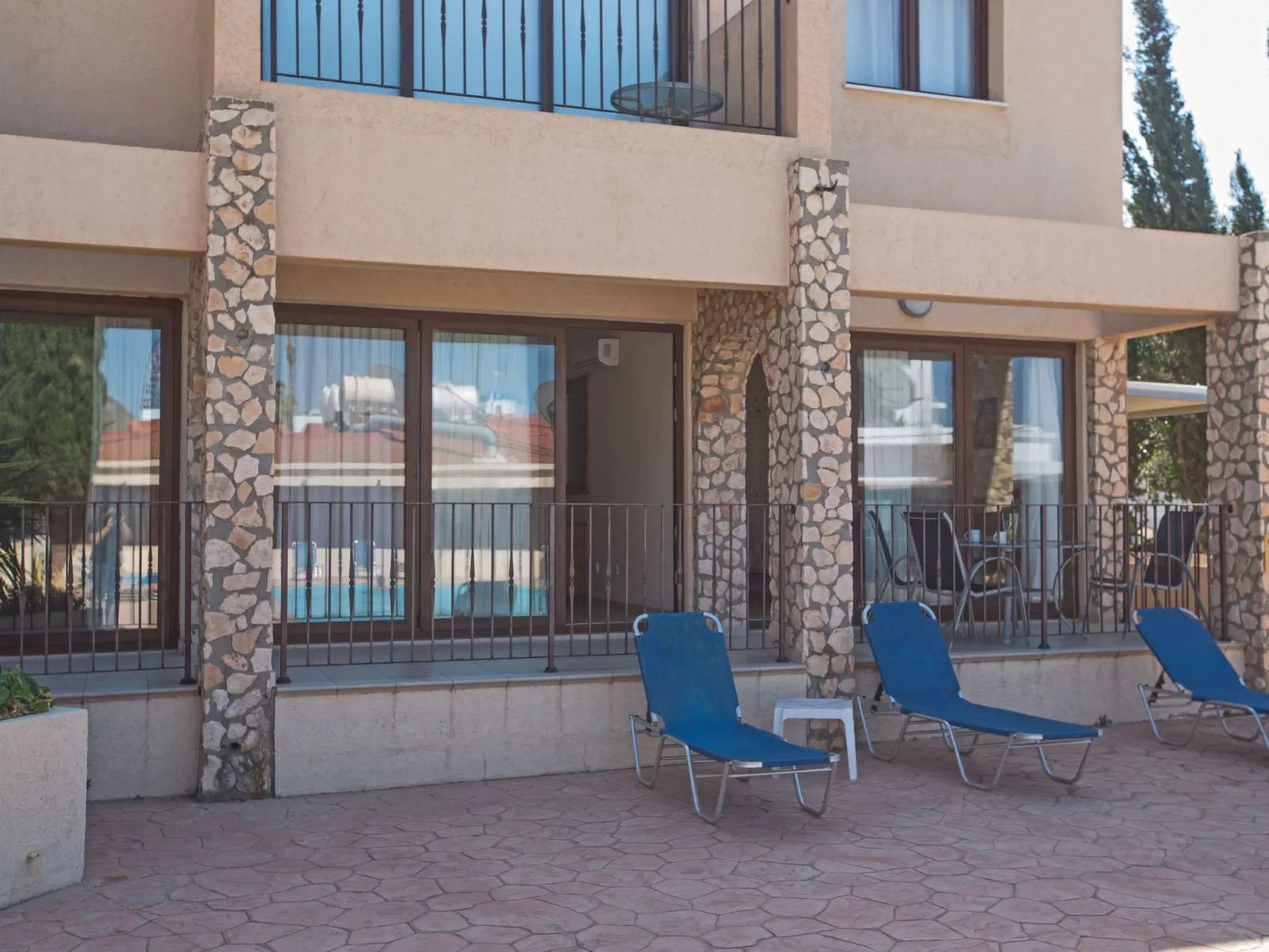 Geräumige Wohnung mit Gemeinschaftspool - Image-tags.info