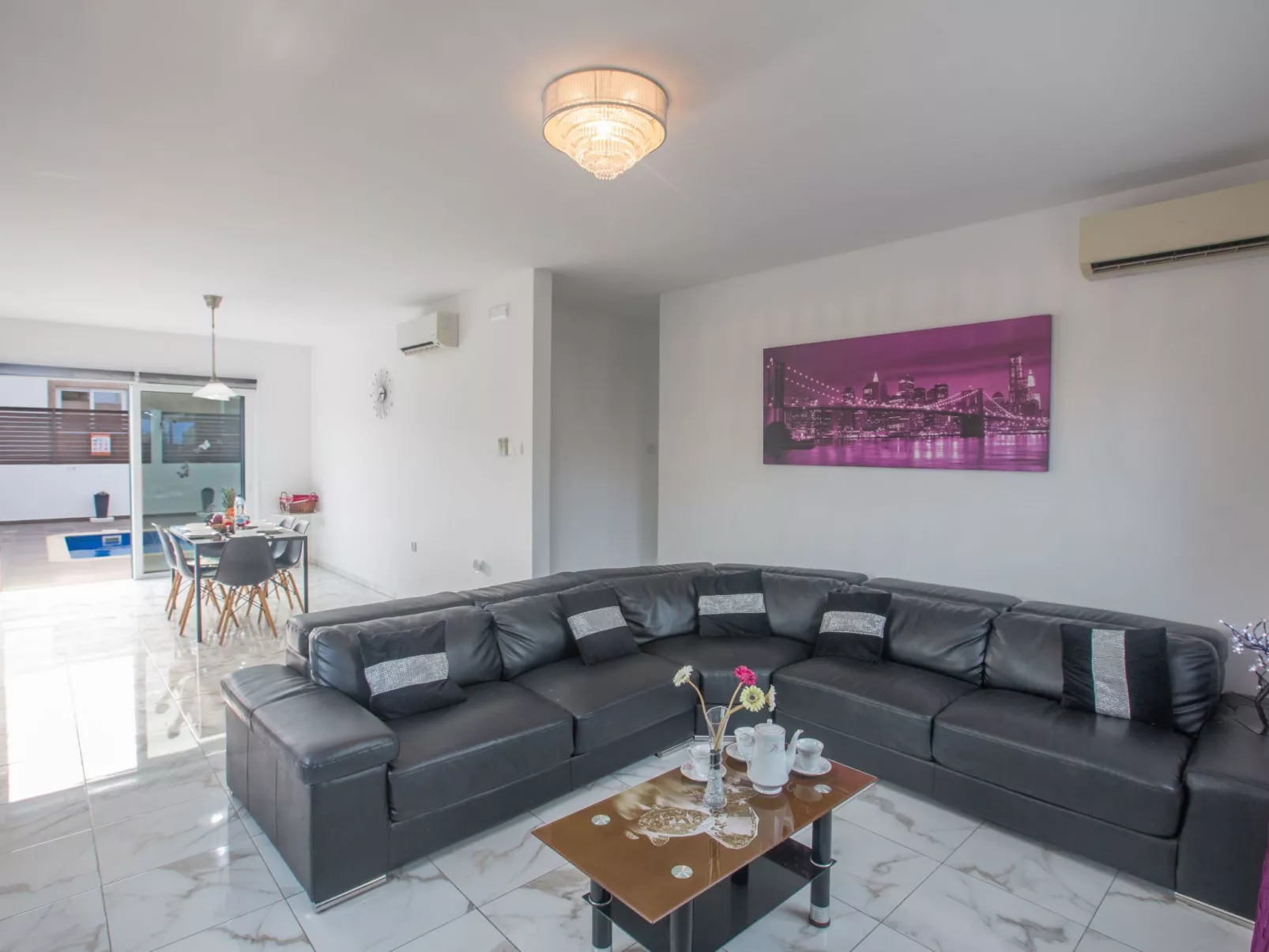 3-Schlafzimmer-Villa in Protaras Zentrum mit Pool - Image-tags.info