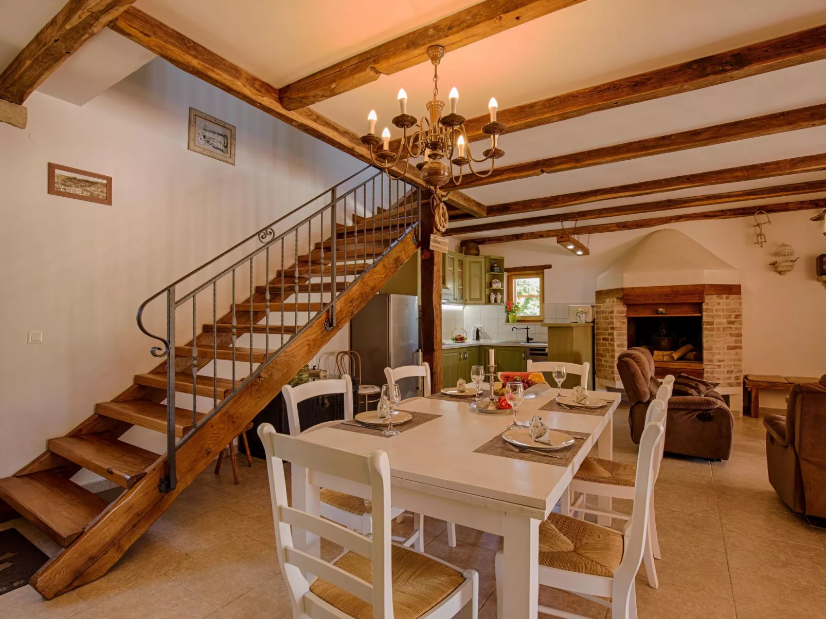 In Kras mit privatem Parkplatz - Image-tags.info