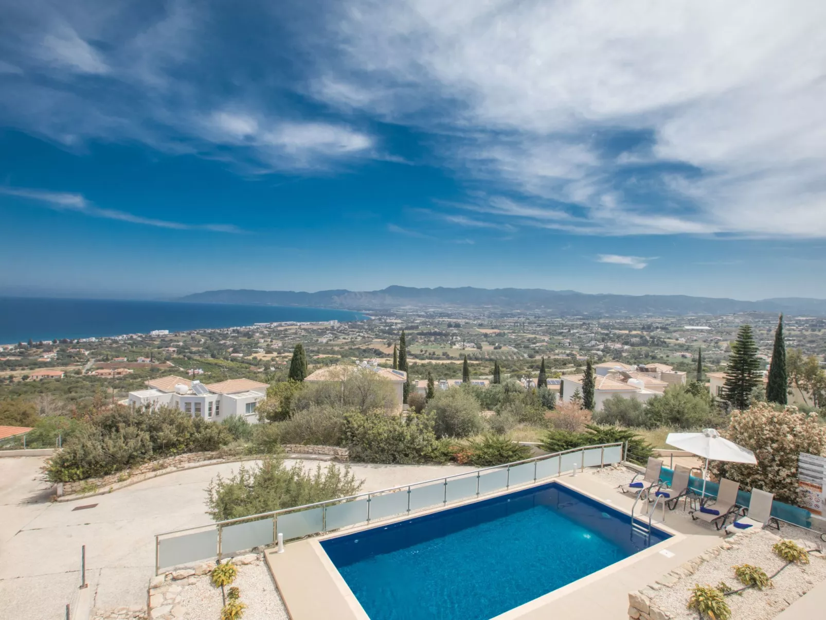 Villa mit Panoramablick auf das Meer von Latchi - Image-tags.info