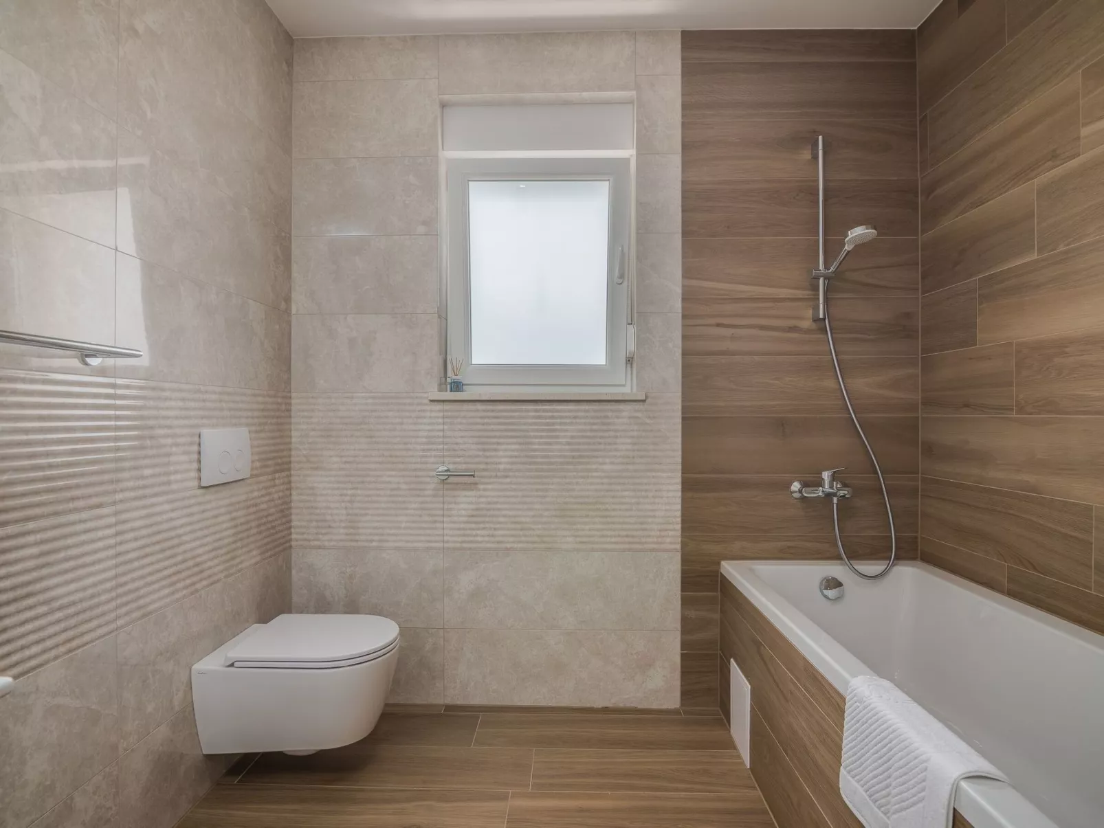 Luxuriöse Villa mit Salzwasserpool in einer ruhigen Gegend - Image-tags.info