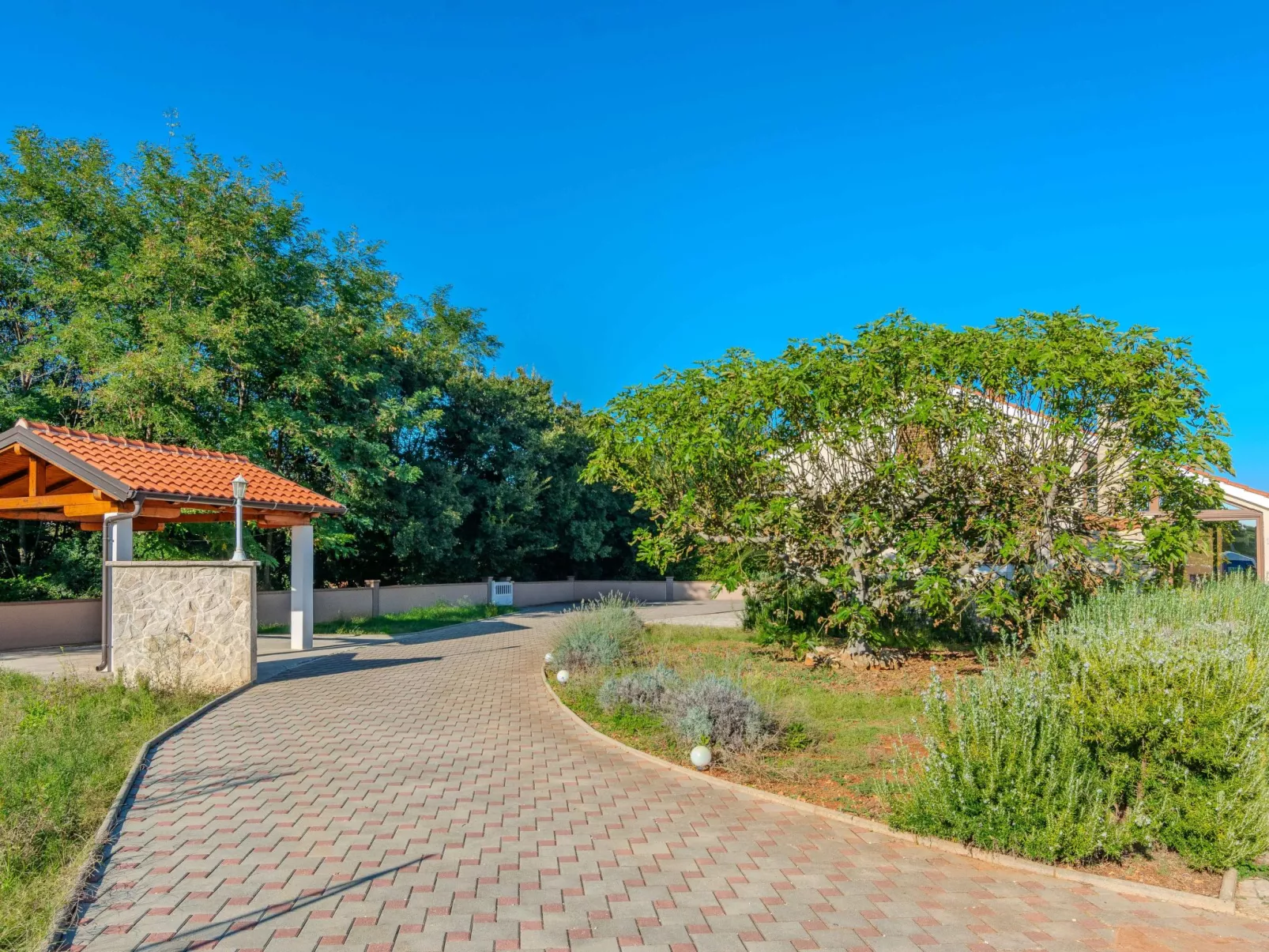 Holiday home Suric - Image-tags.info