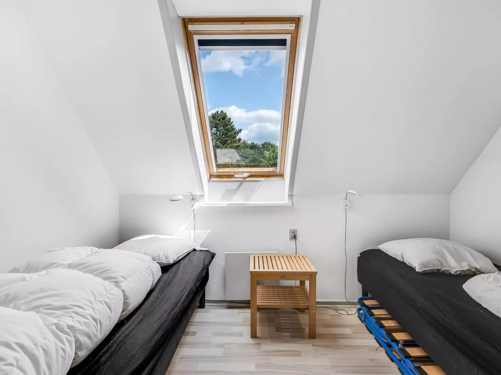 "Ellanora" - 50m from the sea - Binnen