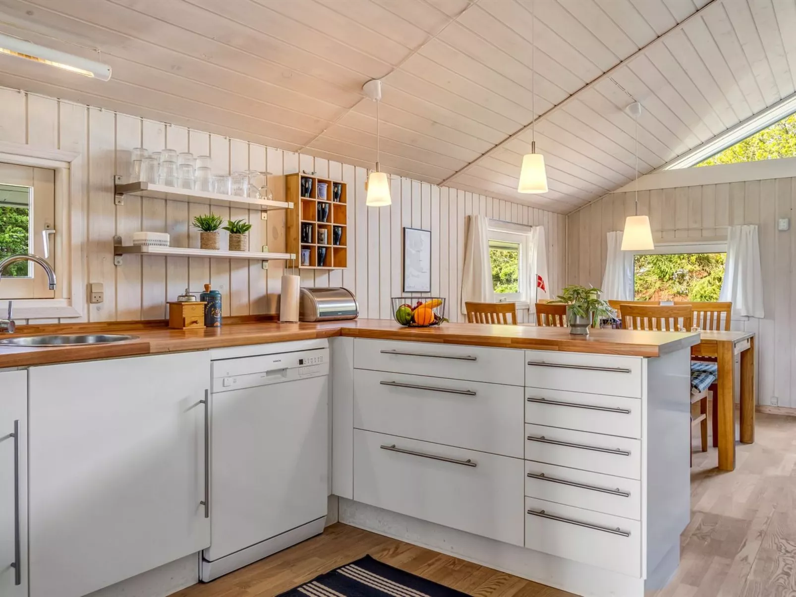 "Josef" - 1.2km from the sea - Binnen