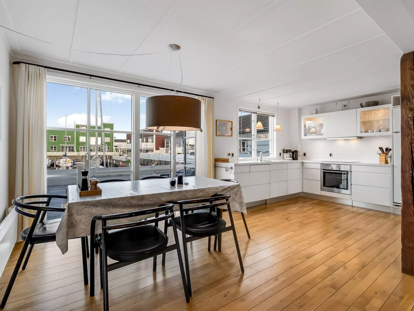 "Fina" - 10m from the sea-Binnen