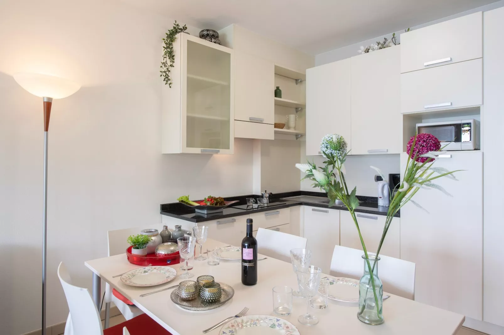 RESIDENCE PORTO LETIZIA - PALACE-1ROOM APT 4 PAX LAKE VIEW DELUXE 8206 - P1LD4 - Eetkamer