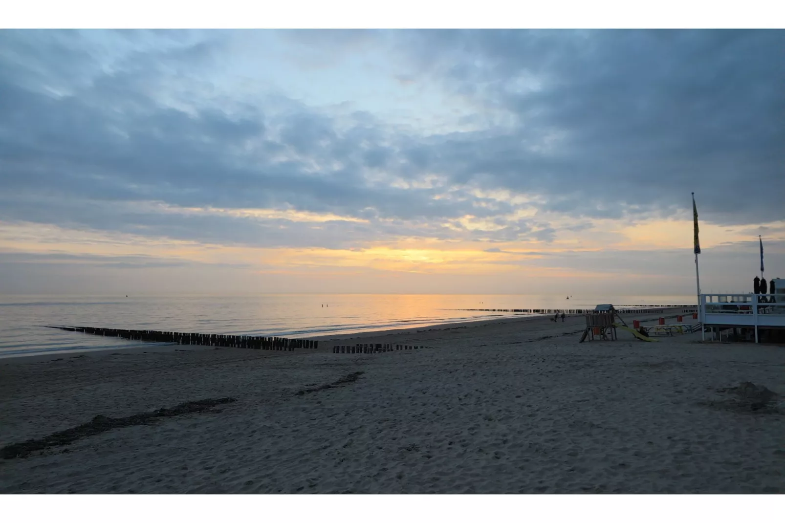 Slaapstrandhuisje - Strand dishoek 68  Dishoek-Gebieden zomer 1km