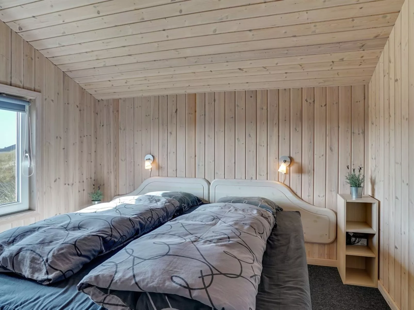 "Emelia" - 50m from the sea-Binnen