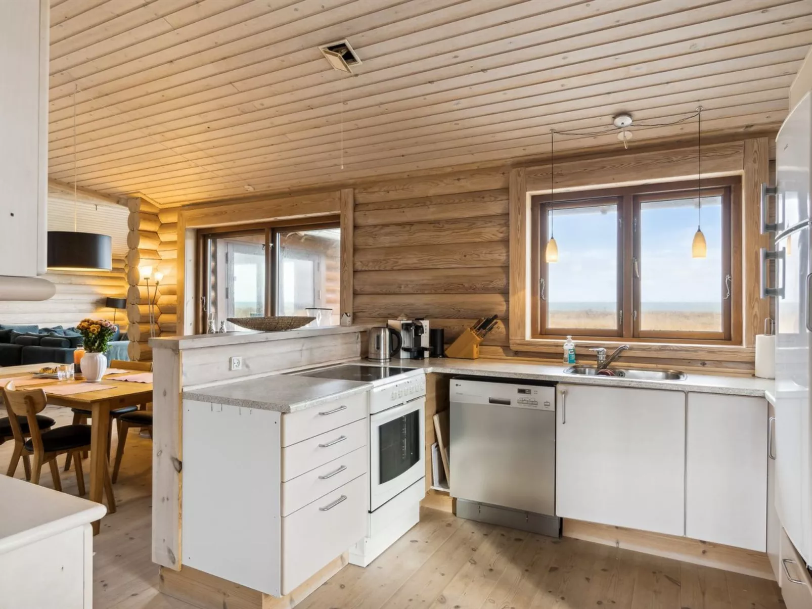 "Guthfast" - 50m from the sea - Binnen